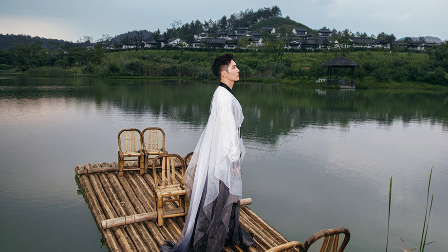 Banyan Tree China Anji Gallery - Experience_Bamboo Boat