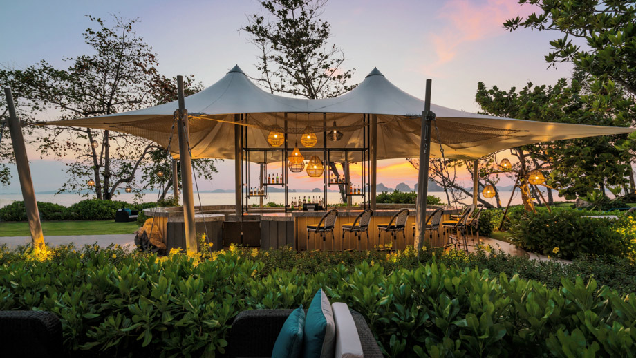Banyan Tree Thailand Krabi Dining - Kredkaew Bar Sunset View