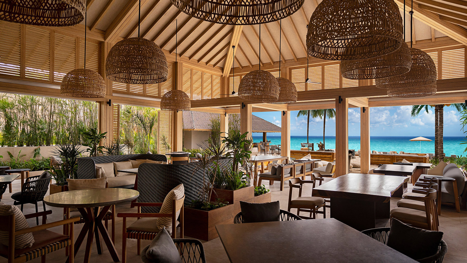 Banyan Tree Mexico Mayakoba Dining - Sands Beach Club Restaurant Daytime