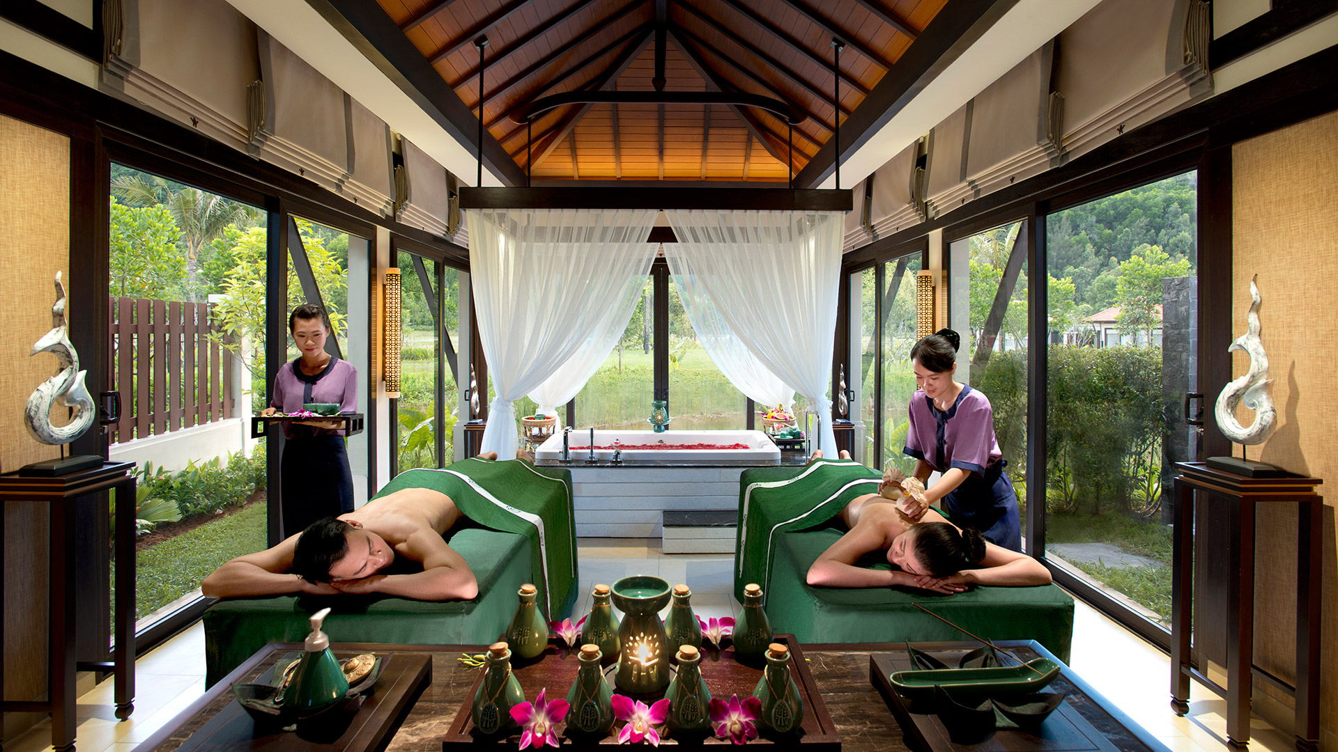Da Nang Luxury Spa Hotel Banyan Tree Lang Co