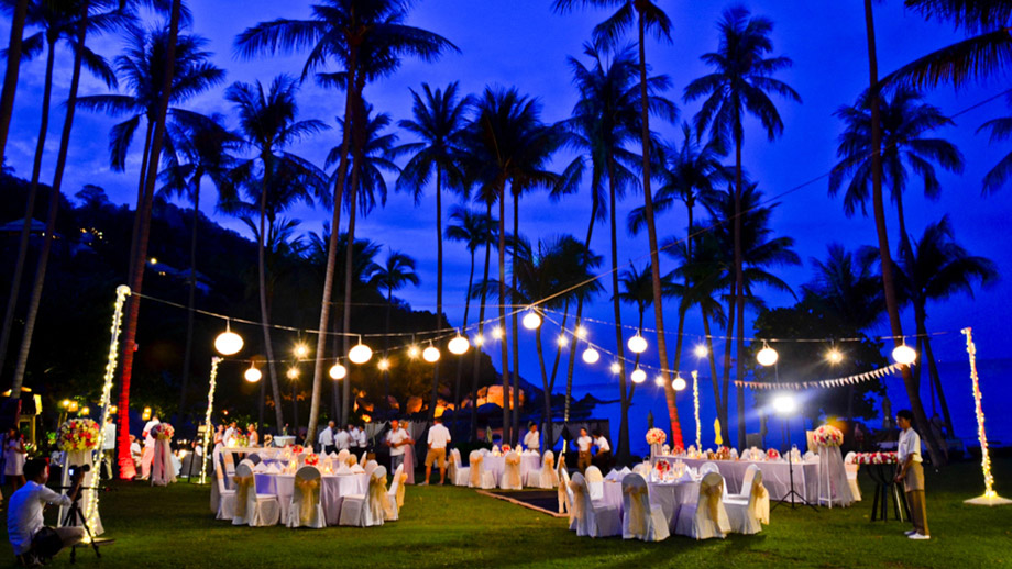 beachfront-lawn-01.jpg