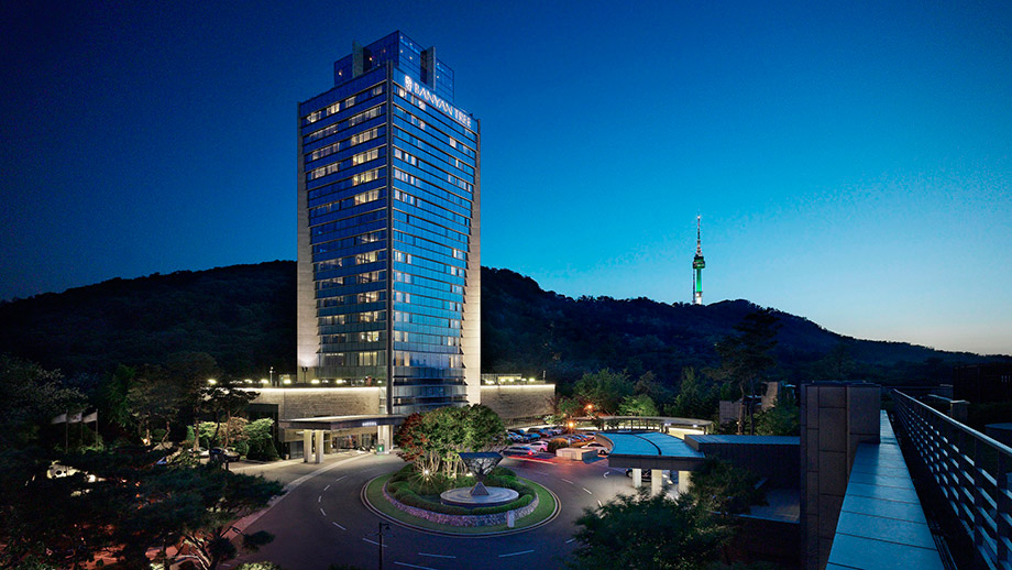 Banyan Tree South Korea Club And Spa Seoul Front Building Night View
