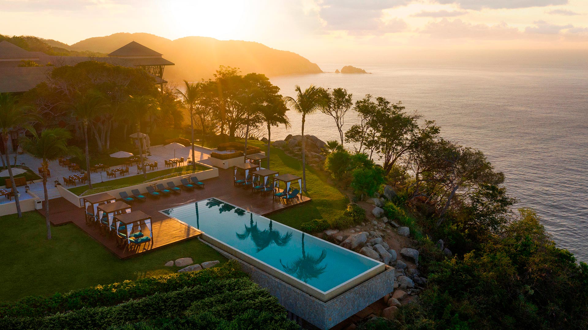 Romantic Things To Do In Acapulco Mexico with 3 Days Itinerary by Banyan Tree
