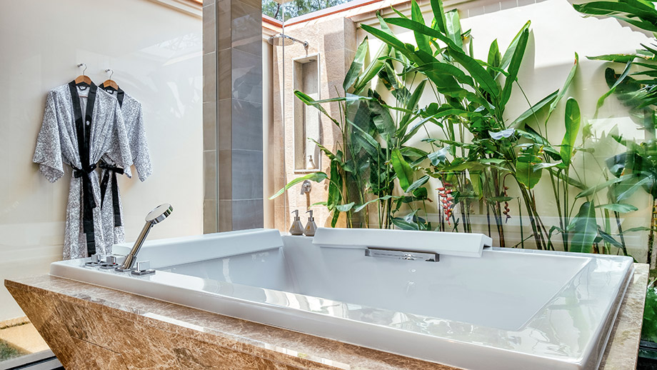 Banyan Tree Thailand Phuket Accommodation - Serenity Three Bedroom Pool Residence Master Bathtub