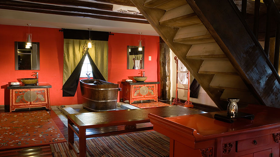 Banyan Tree China Ringha Accommodation - Two Bedroom Tibetan Lodge Bathroom