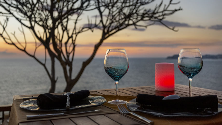 Destination Dining at Reflections Pool