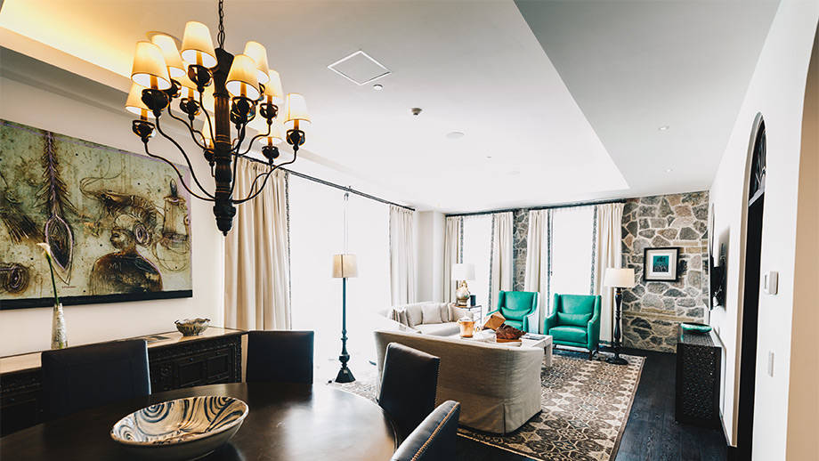 presidential suite dining